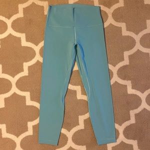 EUC Lululemon Align High-Rise 25” leggings 💙